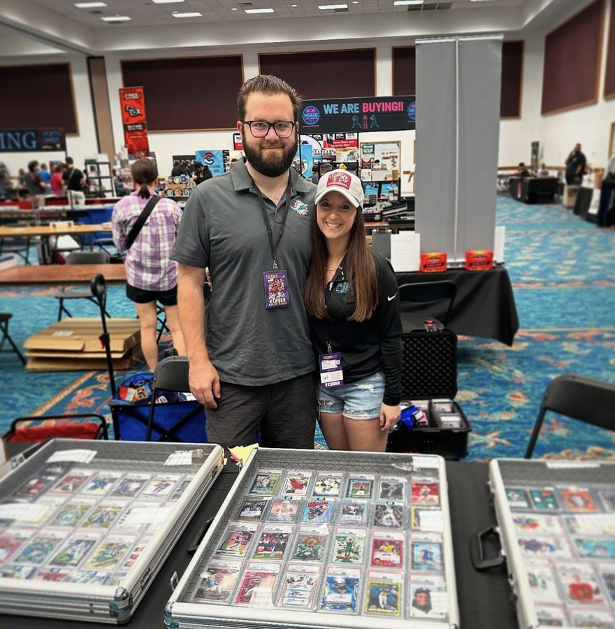 Semisportscards at their card show table